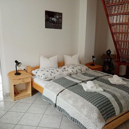 Eoetvoes Nyaralo Villa Сиофок Екстериор снимка
