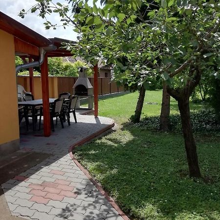 Eoetvoes Nyaralo Villa Сиофок Екстериор снимка