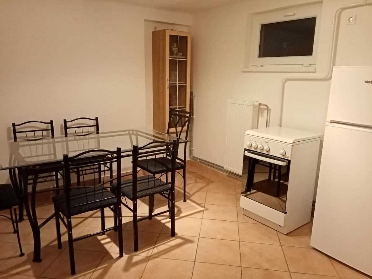 Eoetvoes Nyaralo Villa Сиофок Екстериор снимка