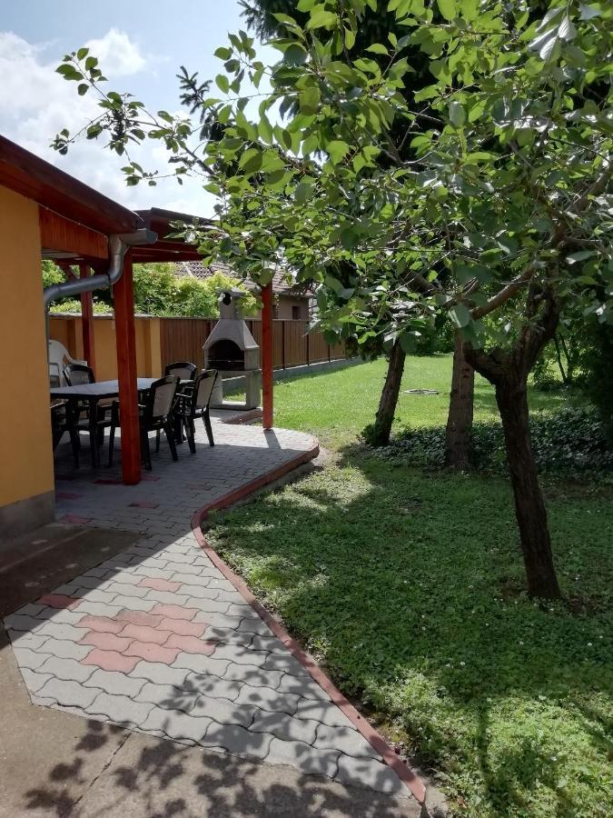 Eoetvoes Nyaralo Villa Сиофок Екстериор снимка